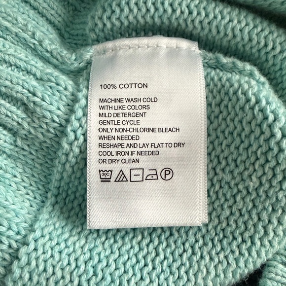 Like New Tommy Bahama Sweater - Picture 4 of 4